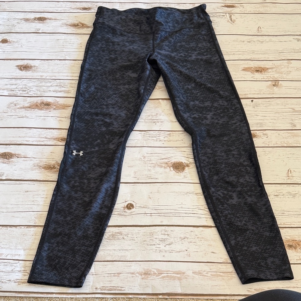 Under Armour women’s Dark Patterned Leggings
